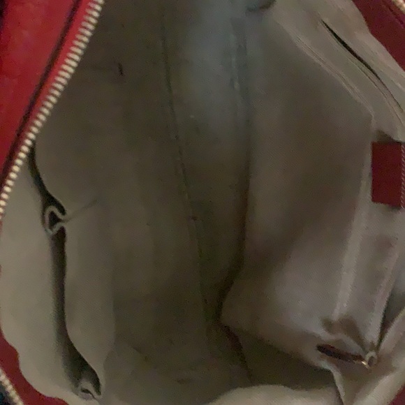 Red Gucci’s hand bag - Picture 9 of 14